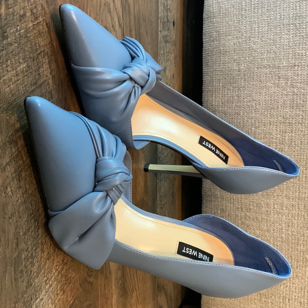 Nine West, size 10, ~3 in. Fanz D’orsay light blue pumps